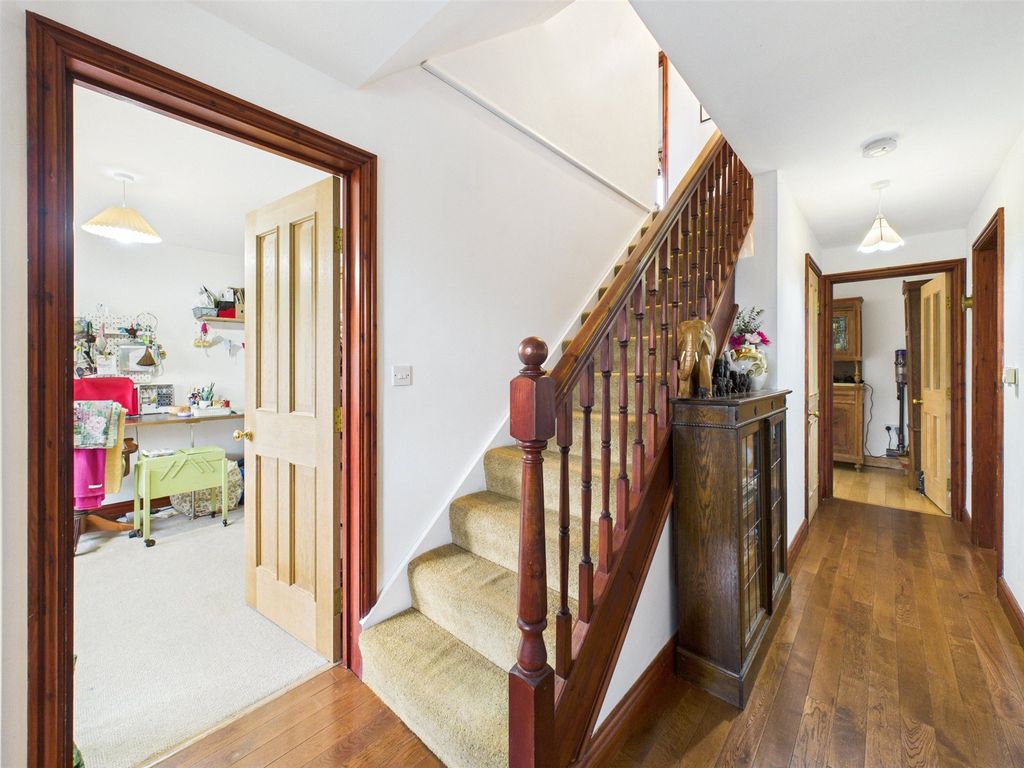 Property photo 3 of 31 Picture No. 19
