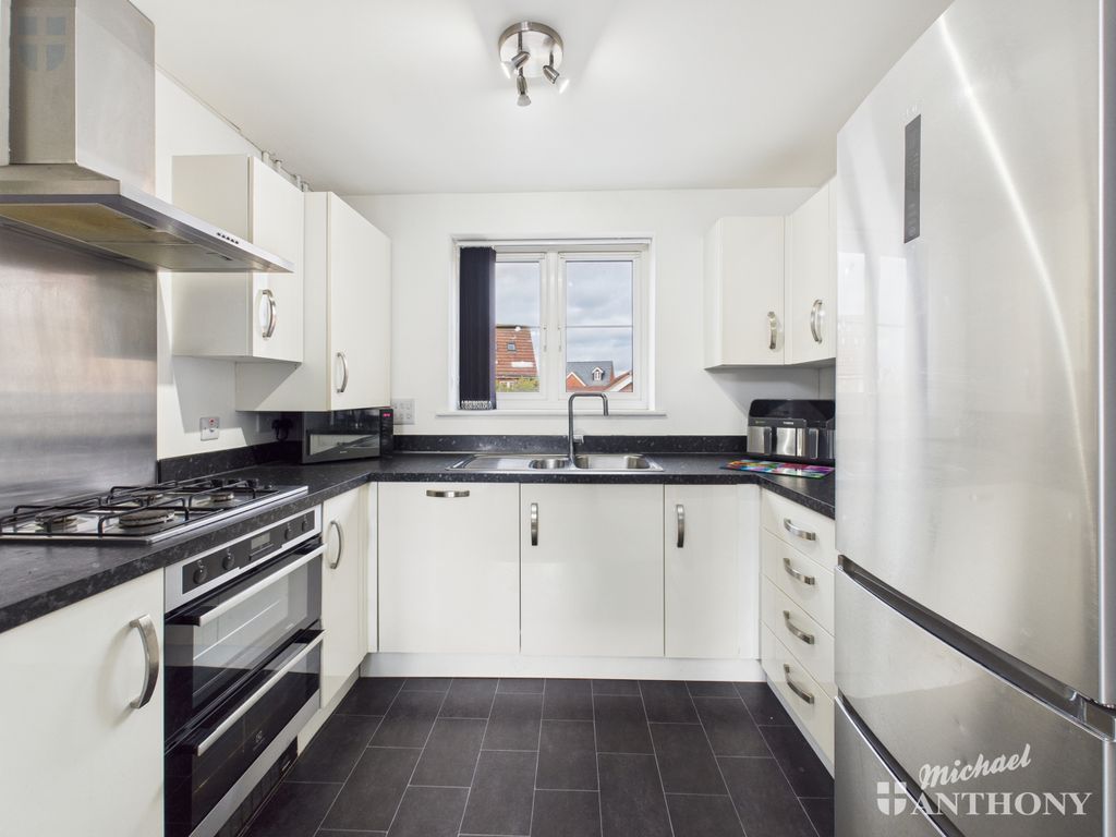 Property photo 2 of 10 Cam03852G0-Pr0467-Still006