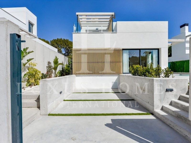 Property photo 2 of 41