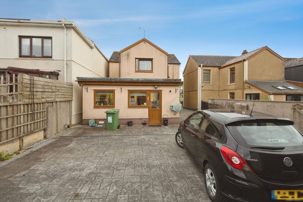 Property photo 1 of 19 Pbox-Img.Jpg