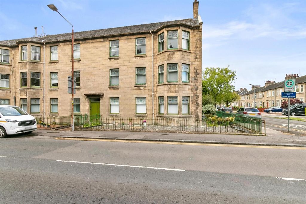Property photo 2 of 31