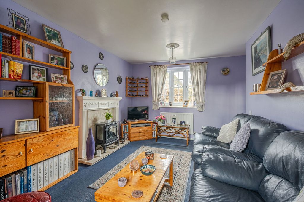 Property photo 2 of 8