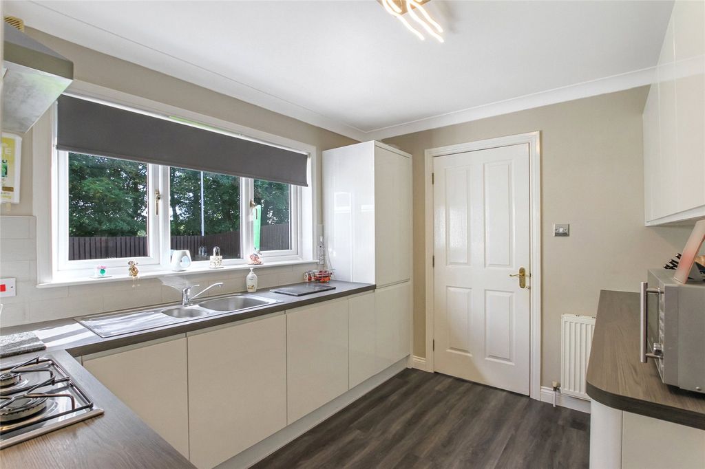 Property photo 3 of 24 Picture No. 16