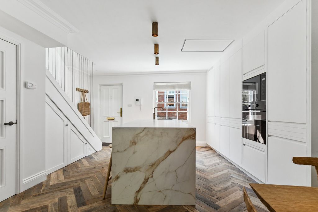 Property photo 2 of 16 Kitchen