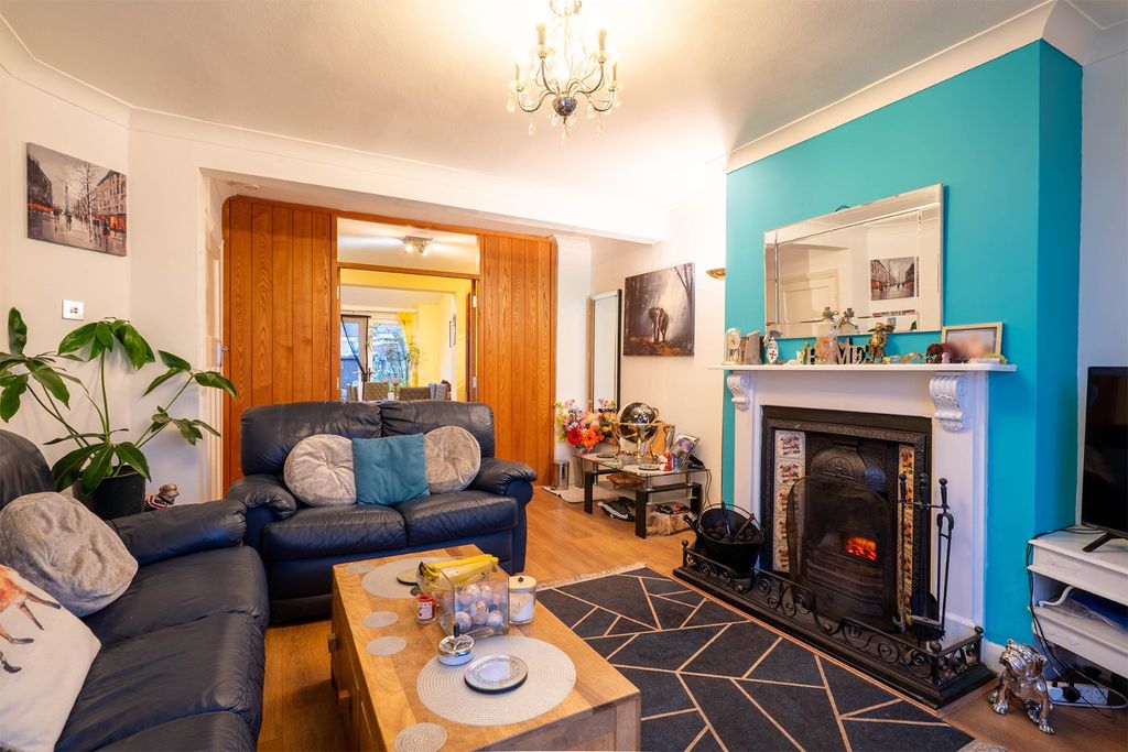 Property photo 3 of 18 4828863