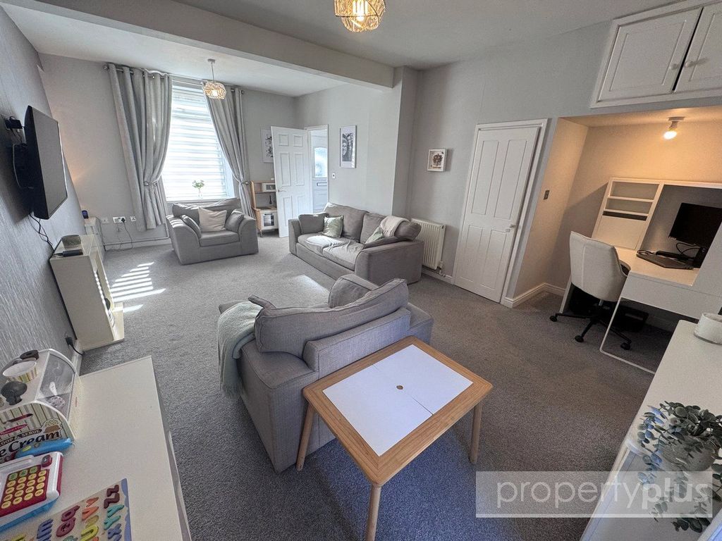 Property photo 1 of 16 Picture No. 10