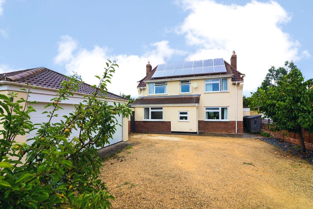 Property photo 1 of 52 Image00021