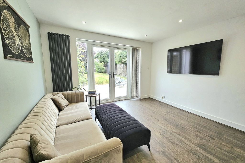 Property photo 2 of 15 Picture No. 04