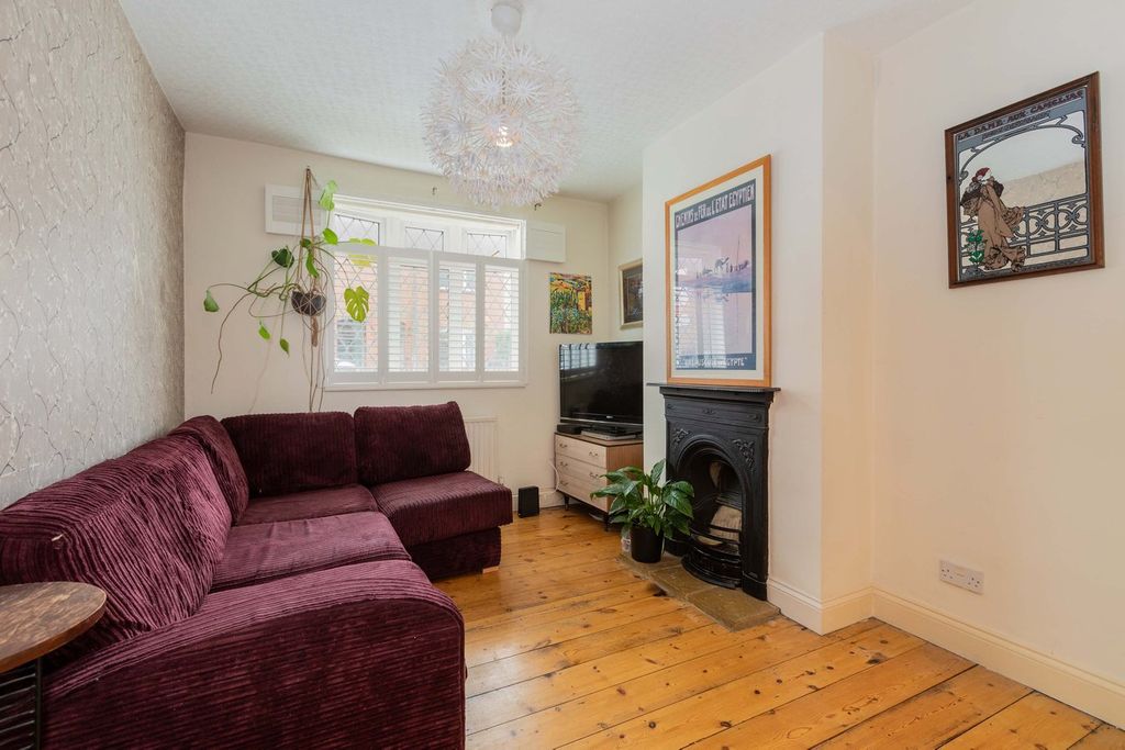 Property photo 3 of 18