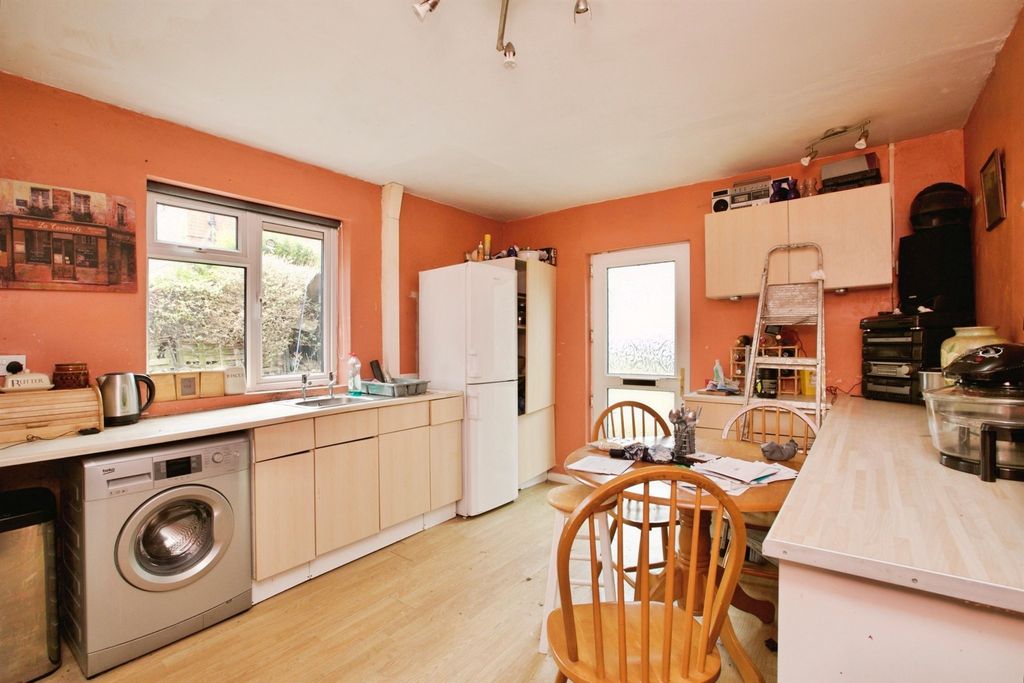 Property photo 2 of 22