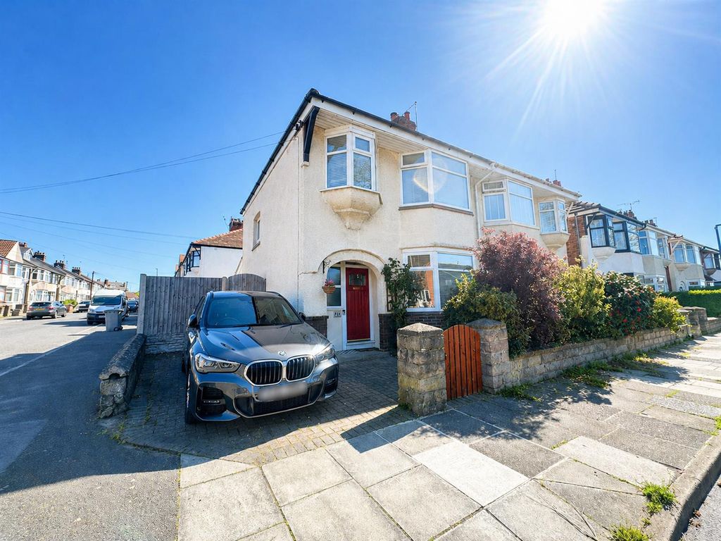 Property photo 1 of 32 380B9d19-22Eb-4E0B-ba65-Ca776A65c254.Png