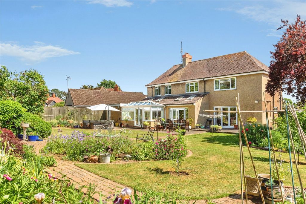 Property photo 2 of 35 Picture No. 48