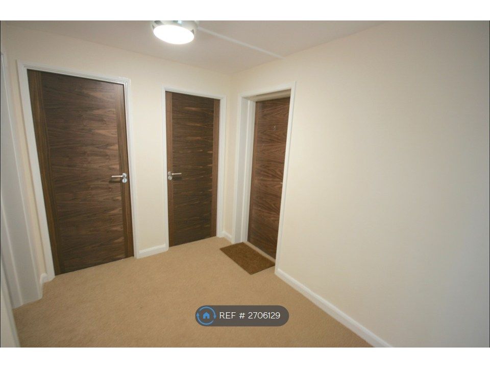 Property photo 3 of 13 Stairwell