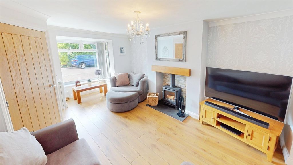 Property photo 2 of 19 8A29Fd8A-23-Highcliffe-Court-07212025_124644.Jpg