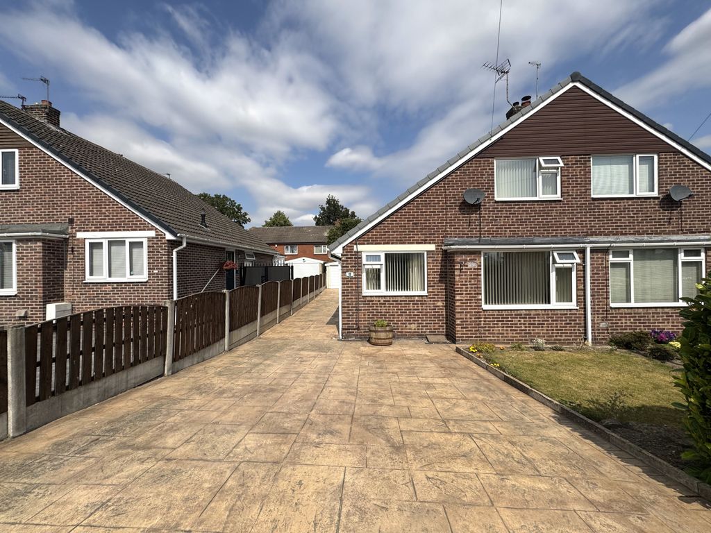 Property photo 1 of 23 2 Bedroom Semi-Detached House
