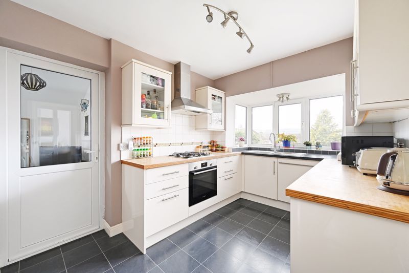 Property photo 2 of 25 Kitchen