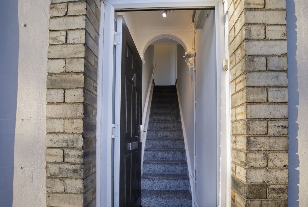 Property photo 2 of 11 I83A5066