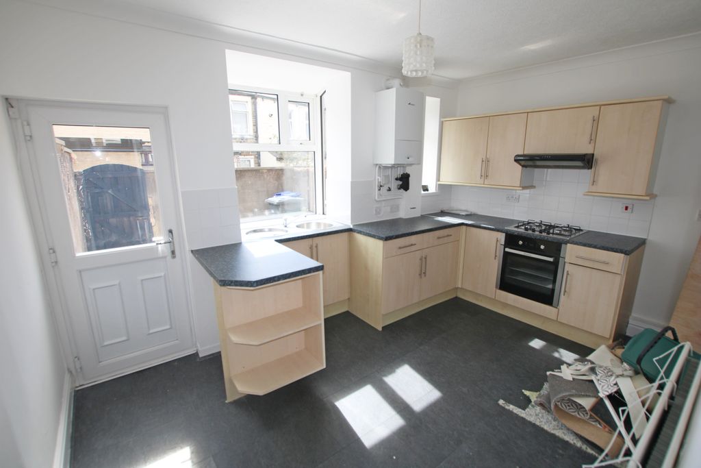 Property photo 3 of 6 3