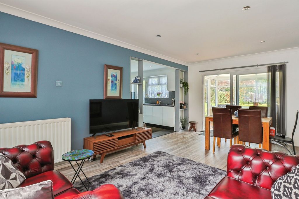 Property photo 3 of 19 Pbox-Img.Jpg