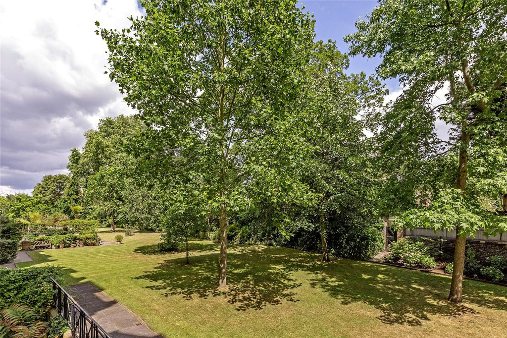 Property photo 2 of 18 Picture No. 01