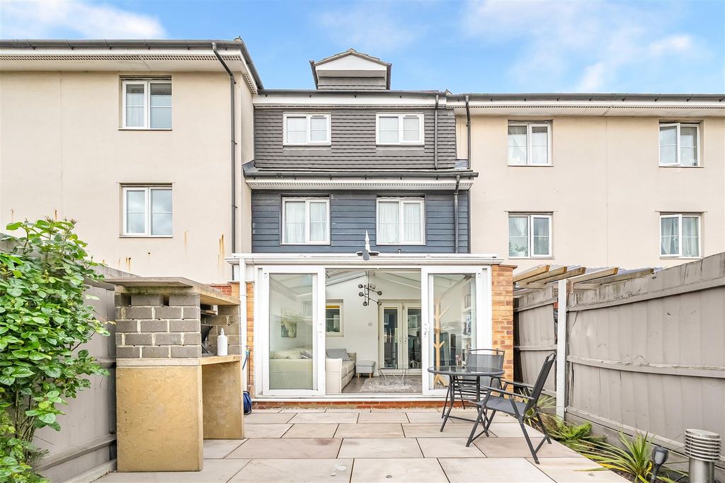 Property photo 2 of 20 02.Jpg