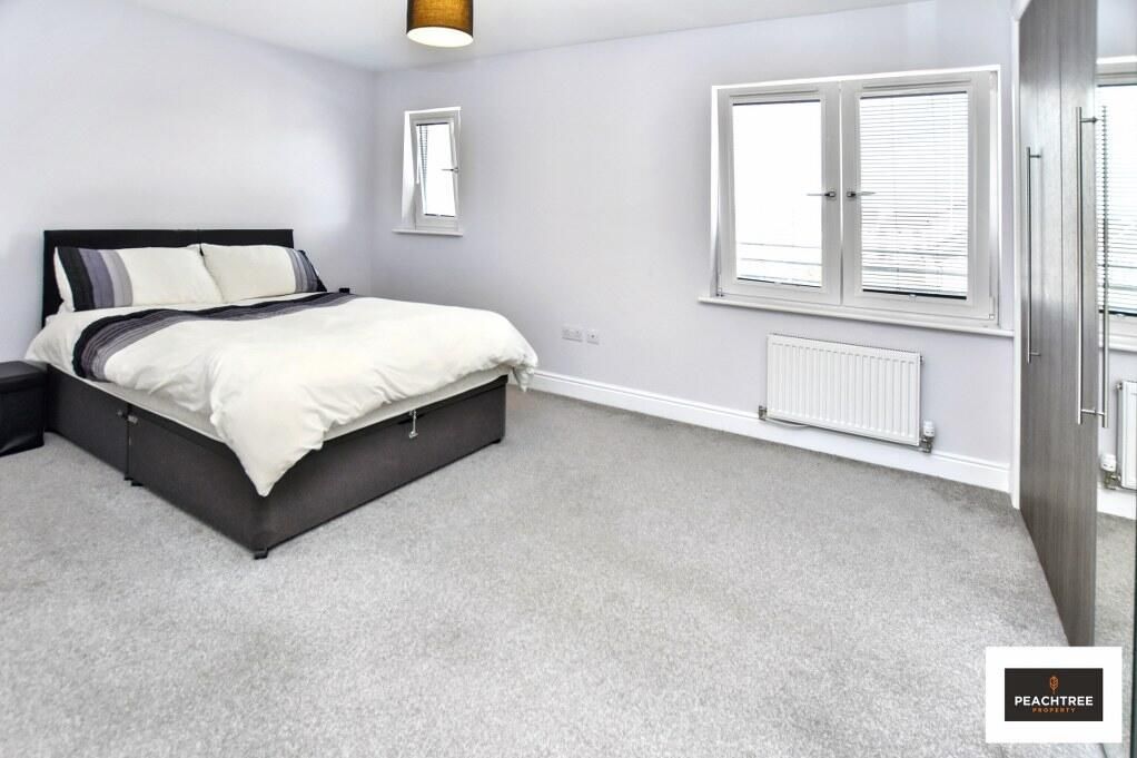 Property photo 2 of 40 Bedroom