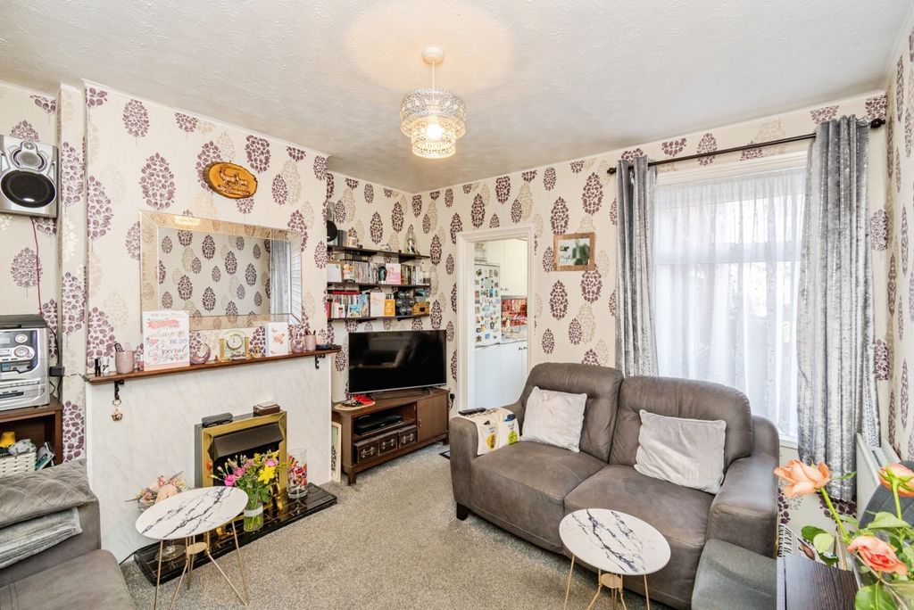 Property photo 3 of 19 Pbox-Img.Jpg