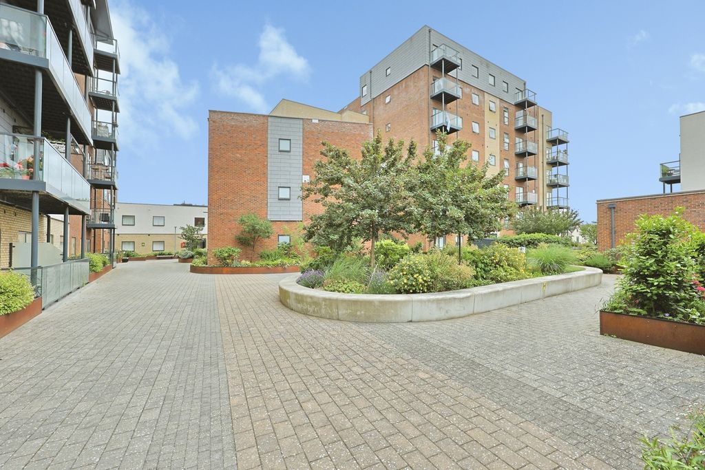 Property photo 1 of 6