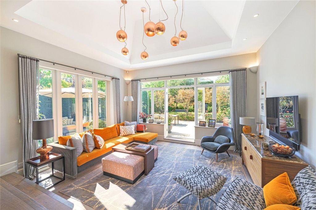 Property photo 3 of 28 Reception