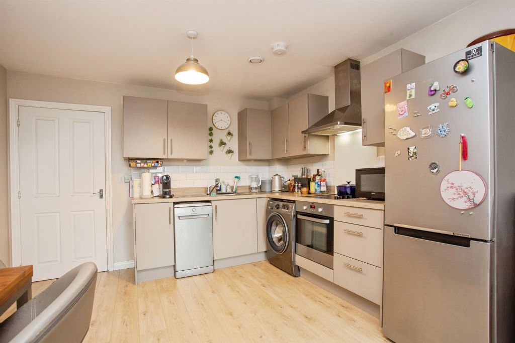 Property photo 2 of 28