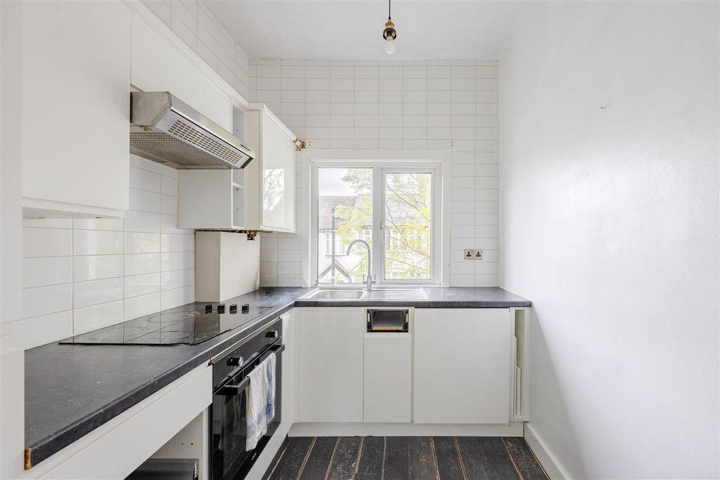 Property photo 2 of 19 Kitchen