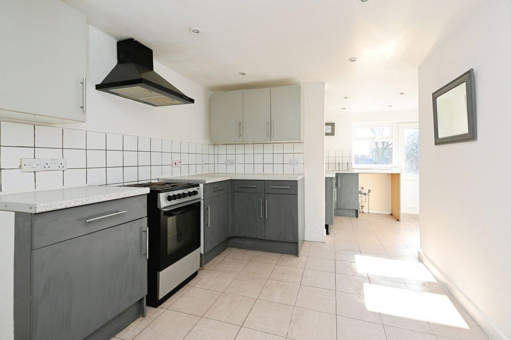 Property photo 3 of 16 Photo