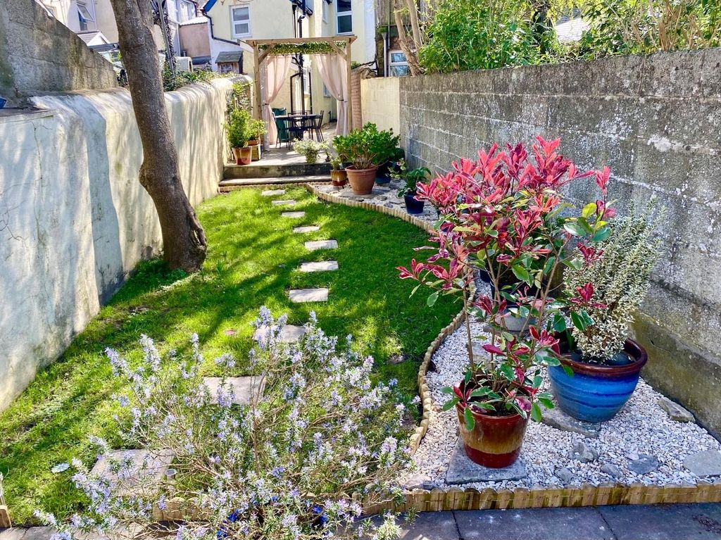 Property photo 2 of 18 Picture No. 68