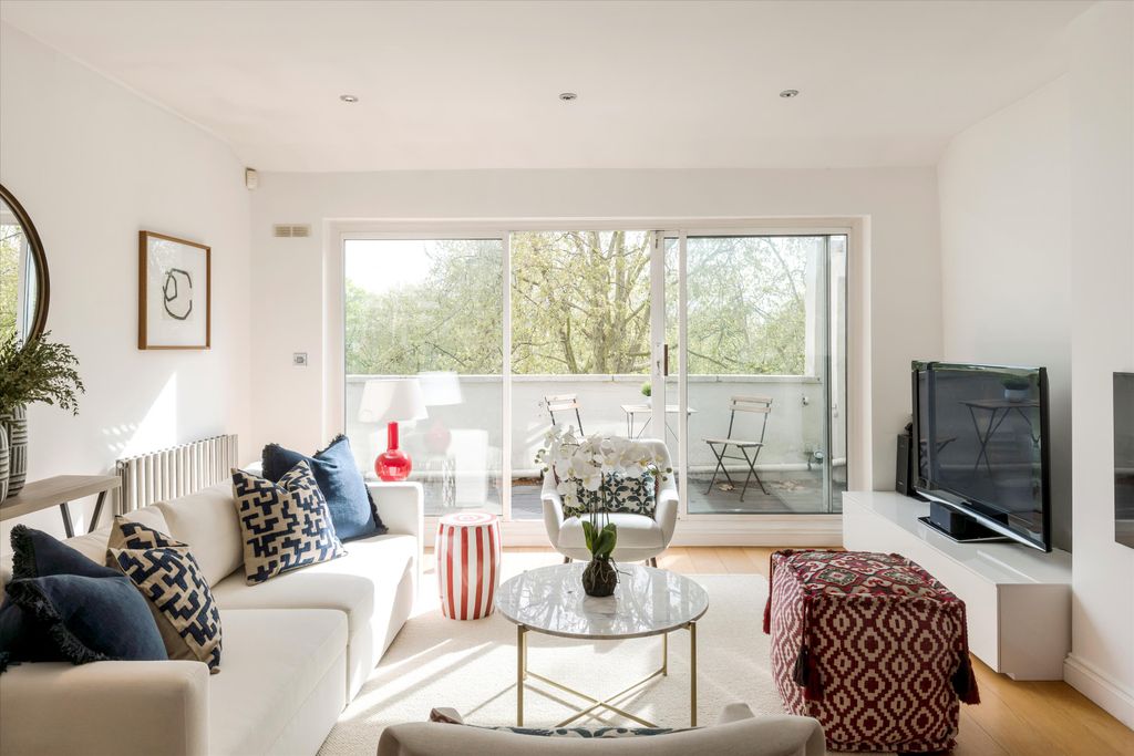 Property photo 3 of 21 Image