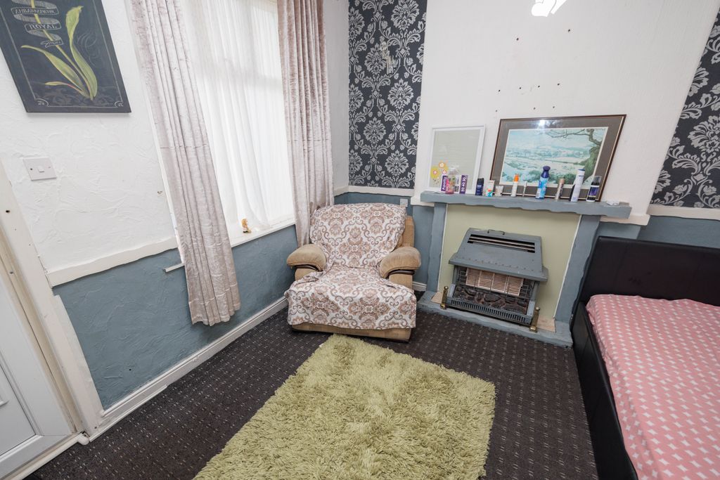 Property photo 2 of 30