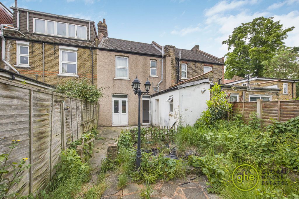 Property photo 3 of 13