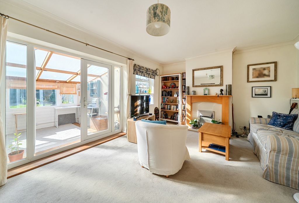 Property photo 2 of 17 1449094-8-69E8Dca...
