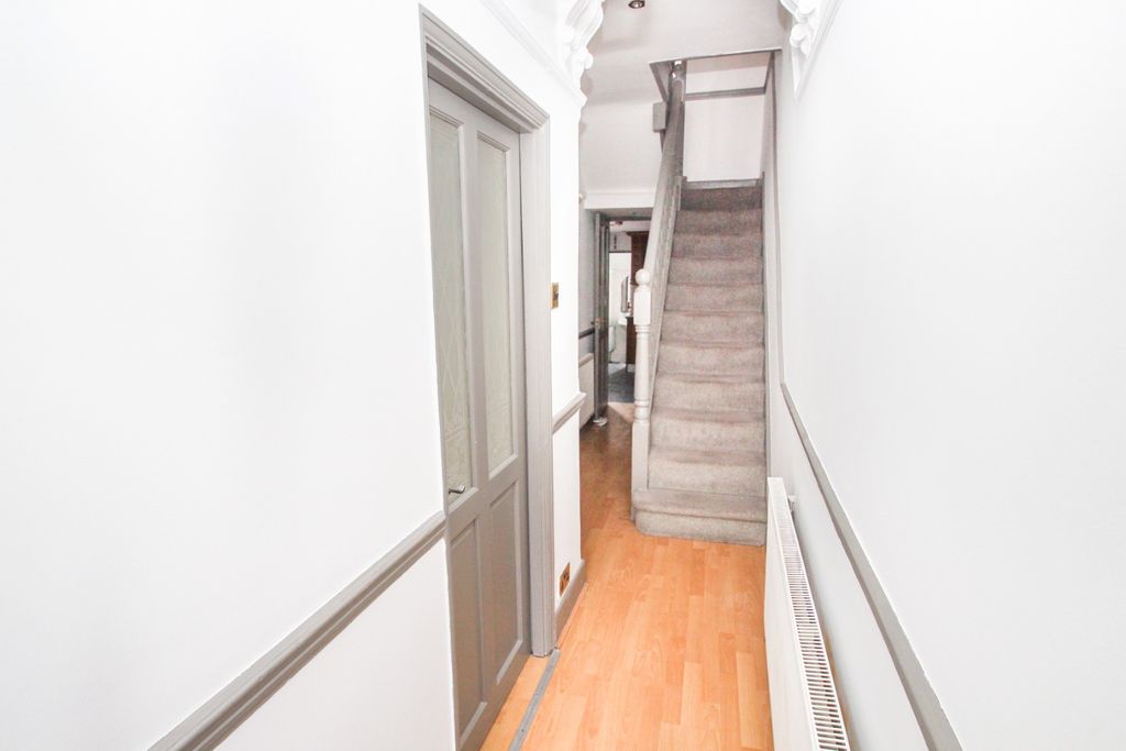 Property photo 3 of 19 5168382