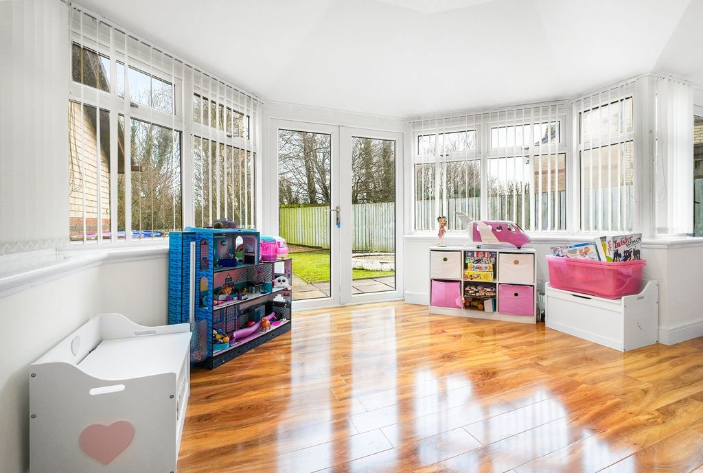 Property photo 3 of 24