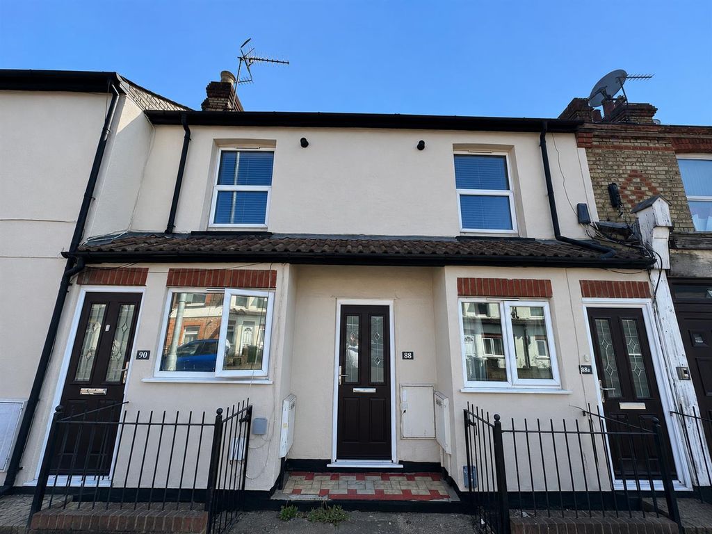 Property photo 1 of 8 Coopers Estate Agents