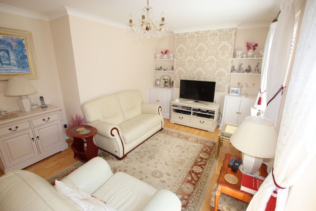 Property photo 3 of 13 Gallery
