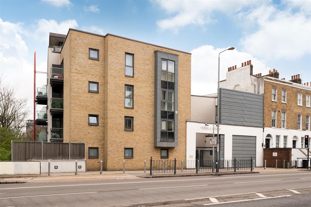 Property photo 3 of 9 26 Tequila.Jpg