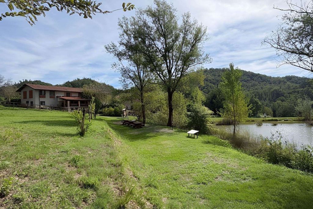 Property photo 1 of 40