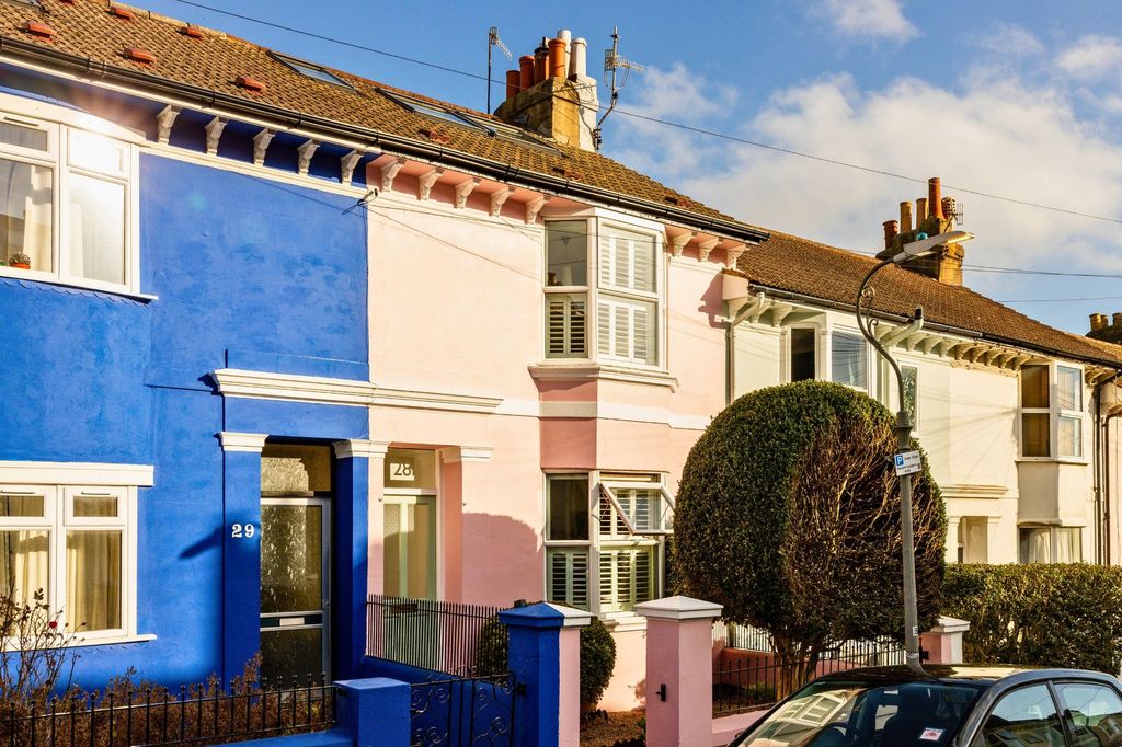 Property photo 1 of 20