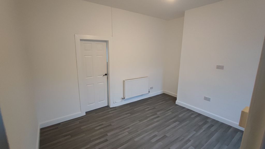 Property photo 2 of 8 Photo 1