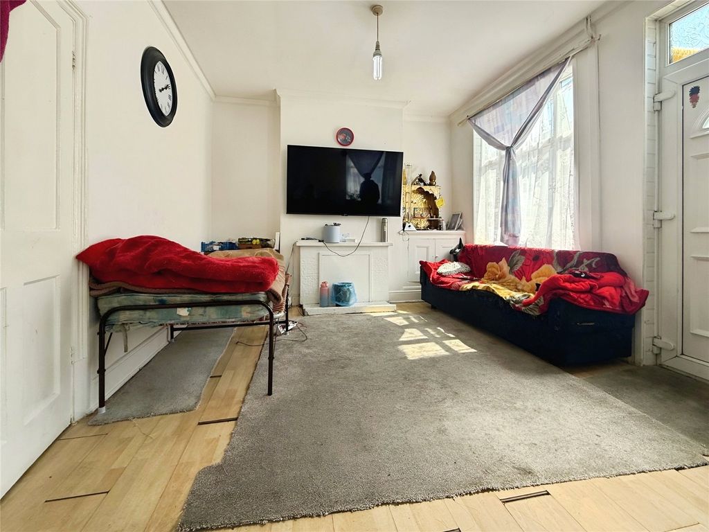 Property photo 3 of 6 Picture No. 22
