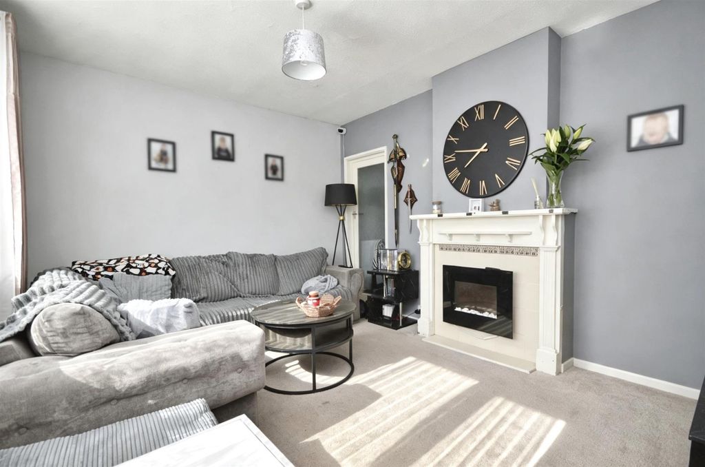 Property photo 2 of 13 Sitting Room