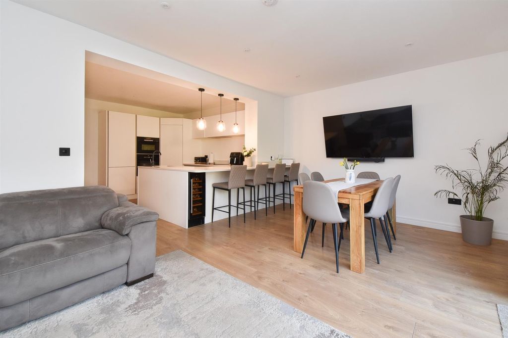 Property photo 1 of 24 Open Plan Living