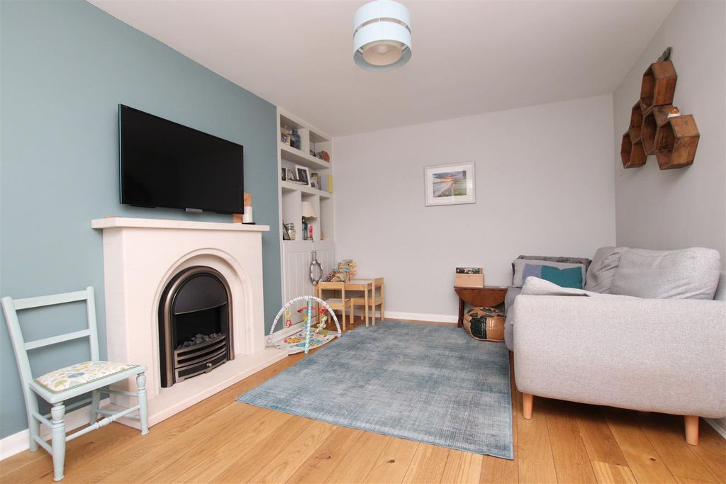 Property photo 3 of 16 Living Room.Jpg