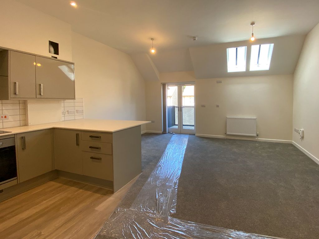 Property photo 3 of 12 Kitchen/Lounge